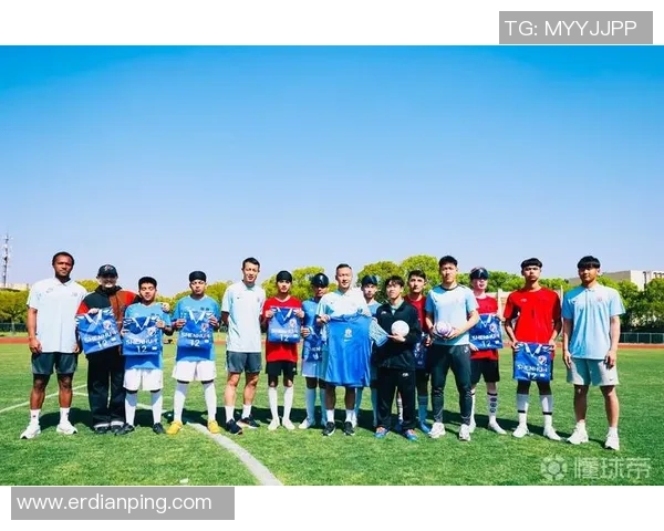 在绿茵场上寻找心灵的归宿与慰藉的足球之旅